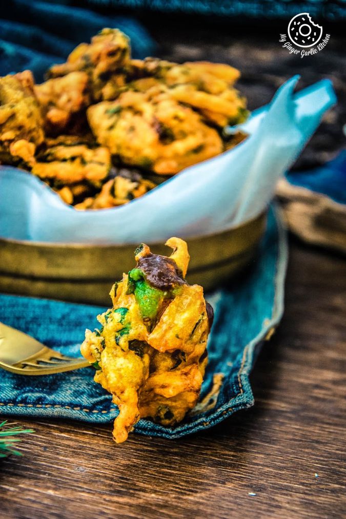 Crispy Aloo Palak Pakora Recipe Video Spicy Spinach Potato Fritters