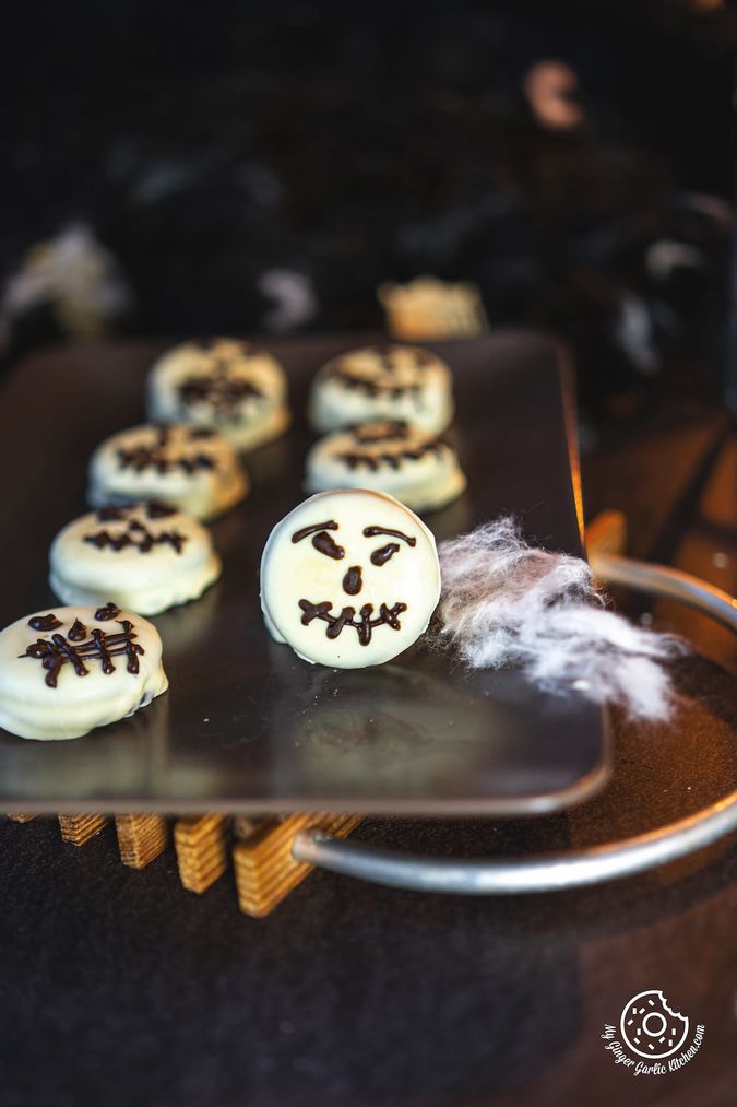 Image of No-Bake Skeleton Oreo