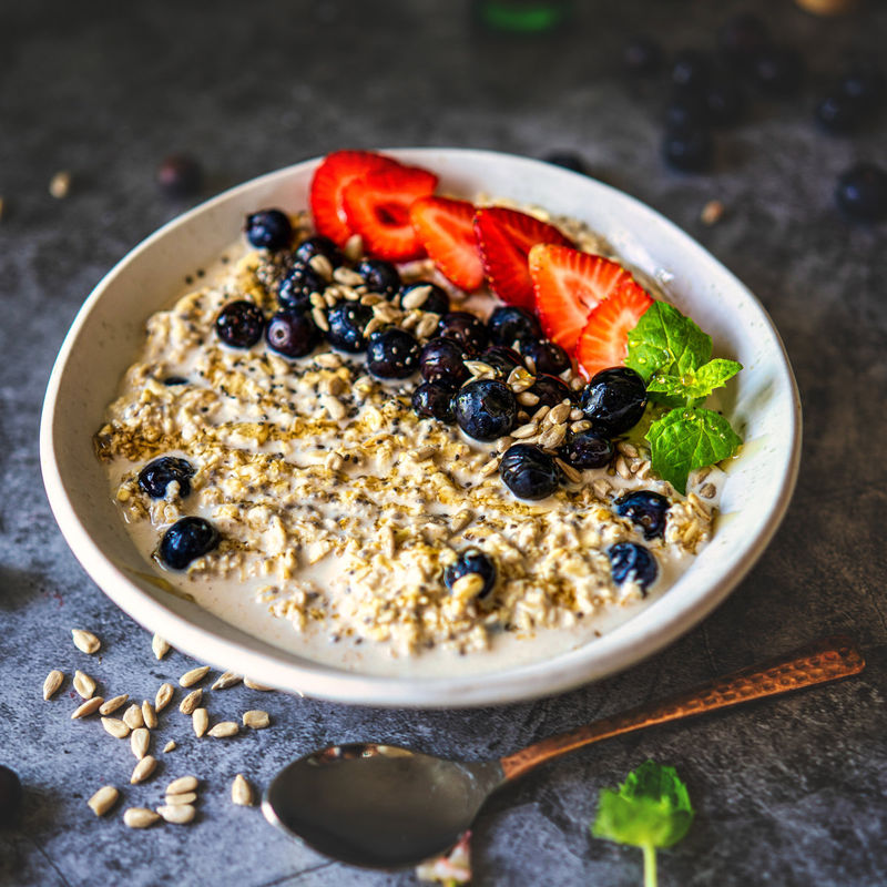 Blueberry Overnight Oats - (step-by-step + Video Recipe)