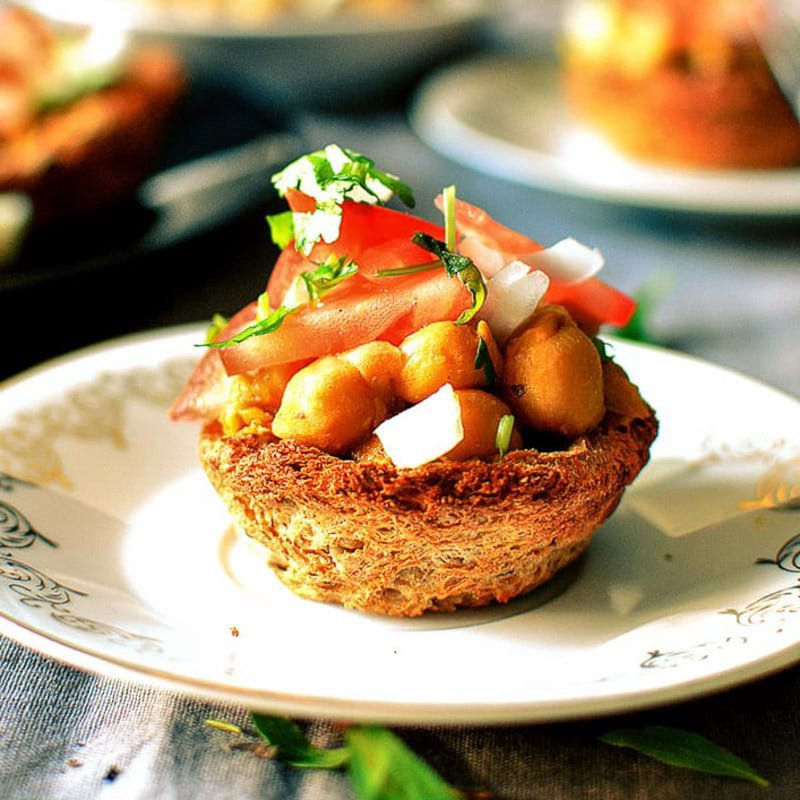 Chickpea Curry Stuffed Crispy Bread Cups