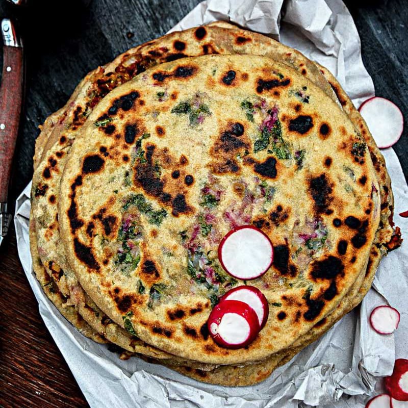 Mooli Paratha With Strawberry Grapes Chutney (Video)