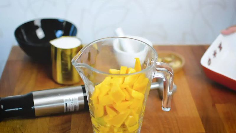 Image of the recipe cooking step-1-1 for Aamras Recipe - Sweet Mango Puree