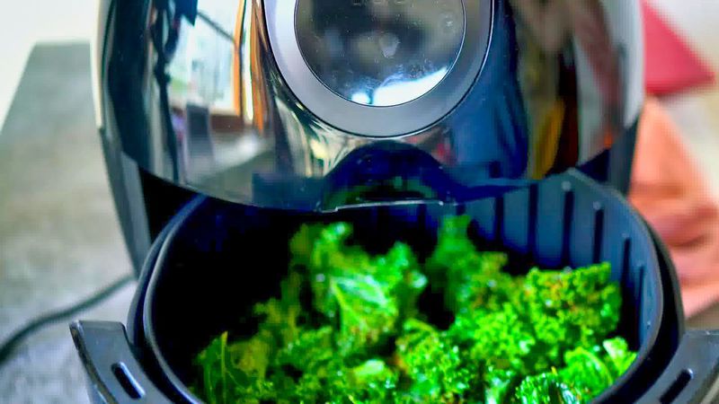 Image of the recipe cooking step-1-6 for Air Fryer Kale Chips