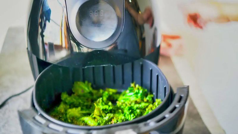 Image of the recipe cooking step-1-8 for Air Fryer Kale Chips