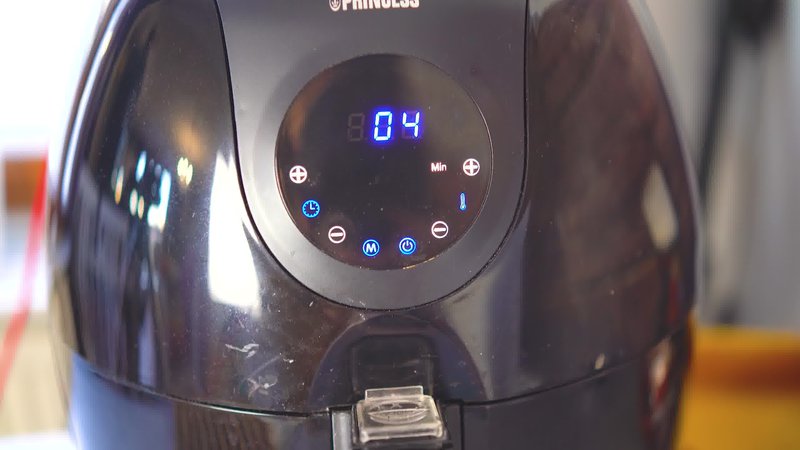 Image of the recipe cooking step-4-2 for Air Fryer Poori - Air Fryer Puri