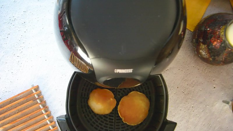 Image of the recipe cooking step-4-3 for Air Fryer Poori - Air Fryer Puri