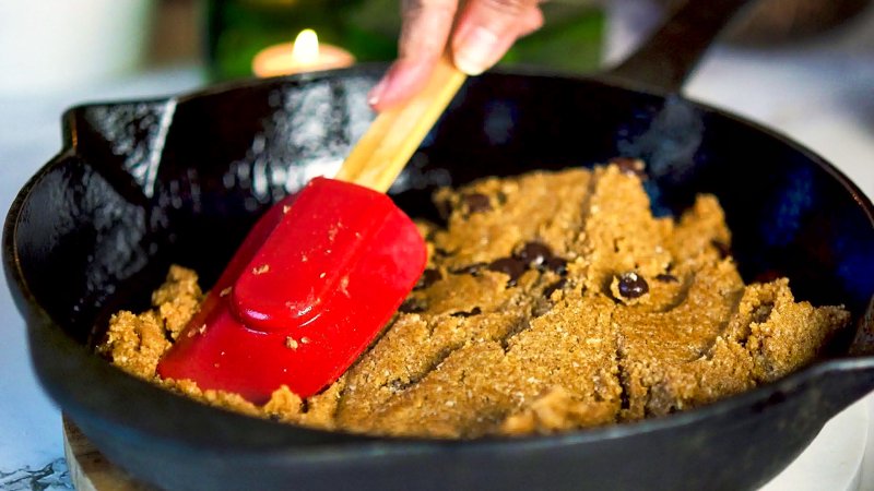 Image of the recipe cooking step-1-6 for Almond Flour Skillet Chocolate Chip Cookie
