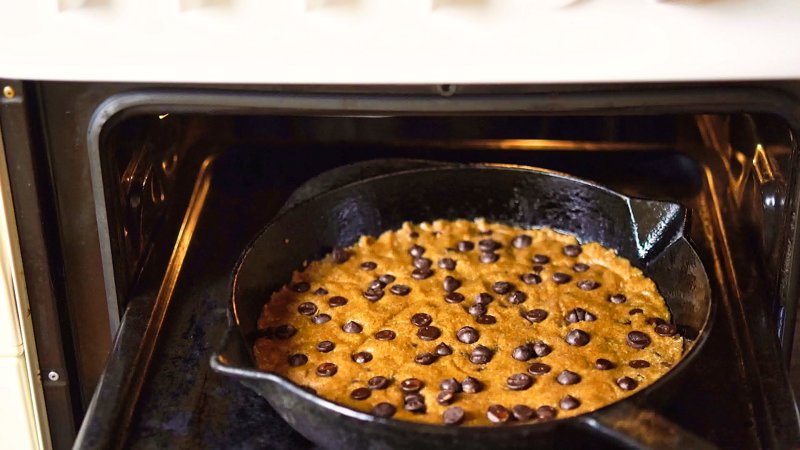 Image of the recipe cooking step-1-8 for Almond Flour Skillet Chocolate Chip Cookie
