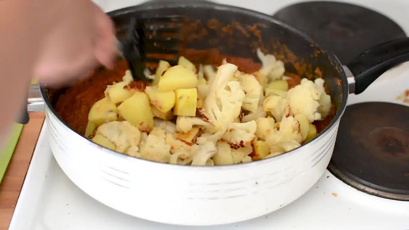 Image of the recipe cooking step-1-20 for Dhaba Style Dry Aloo Gobi - Potato and Cauliflower