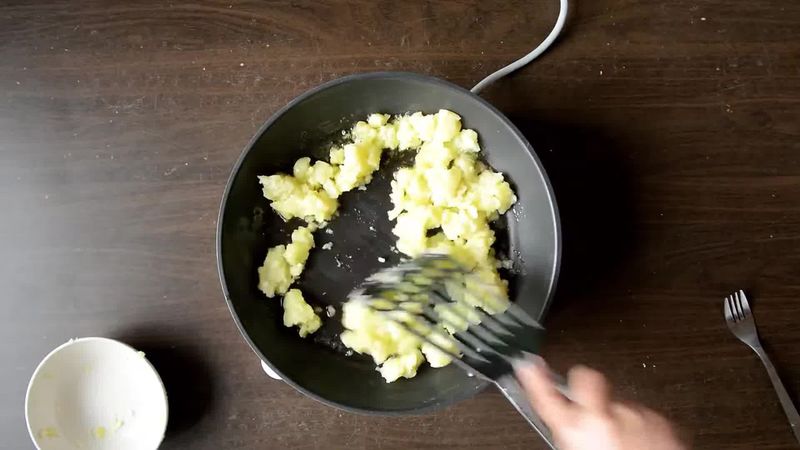 Image of the recipe cooking step-1-2 for Aloo Ka Halwa- Potato Halwa (Recipe Video)
