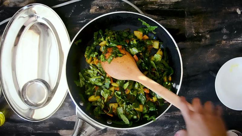 Image of the recipe cooking step-1-11 for Aloo Palak - Spinach Potato Stir Fry