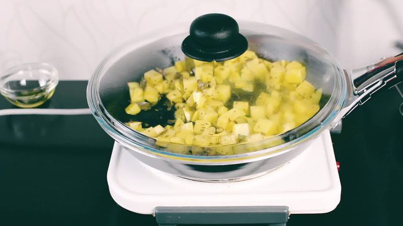 Image of the recipe cooking step-1-11 for Aloo Poha (Step-By-Step-Video)