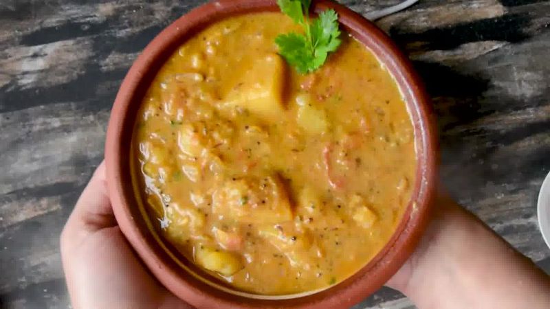 Image of the recipe cooking step-4-16 for Aloo Puri Recipe - Poori Sabji