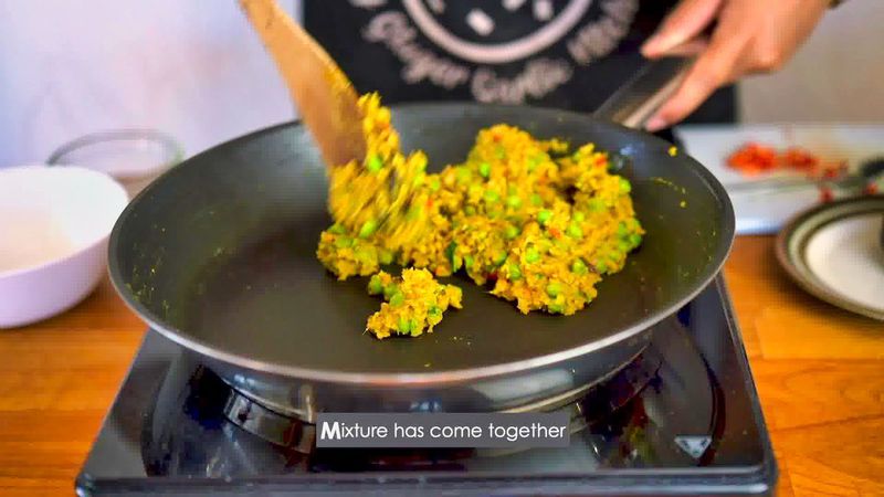 Image of the recipe cooking step-1-14 for Aloo Tikki Chaat