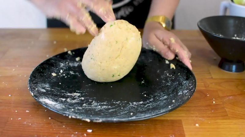 Image of the recipe cooking step-2-3 for Aloo Tikki Chaat