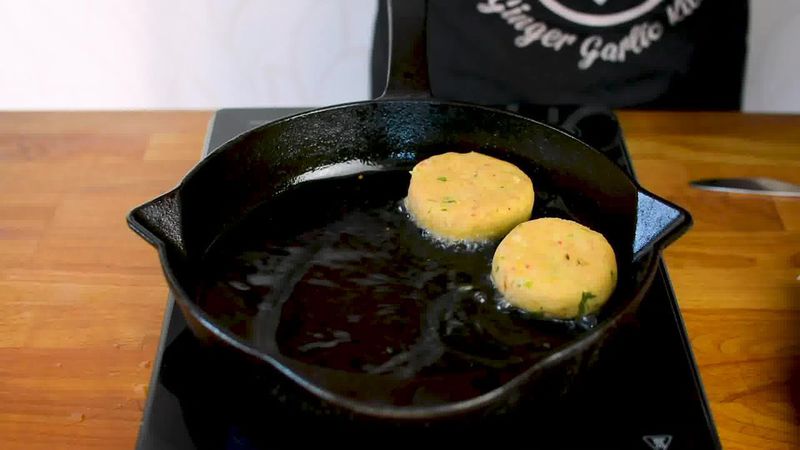 Image of the recipe cooking step-6-2 for Aloo Tikki Chaat