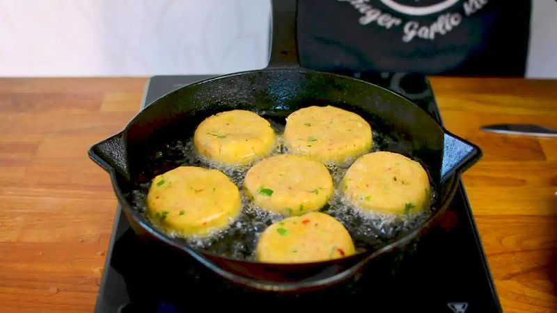 Image of the recipe cooking step-6-3 for Aloo Tikki Chaat