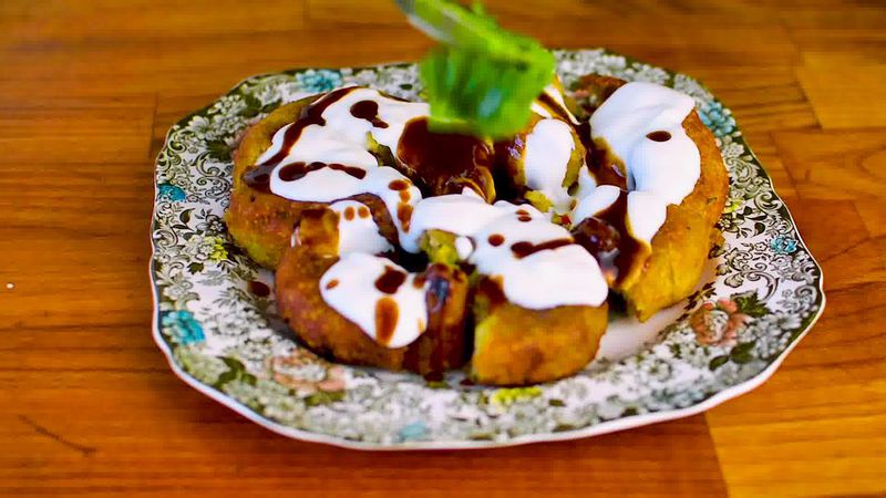 Image of the recipe cooking step-7-3 for Aloo Tikki Chaat