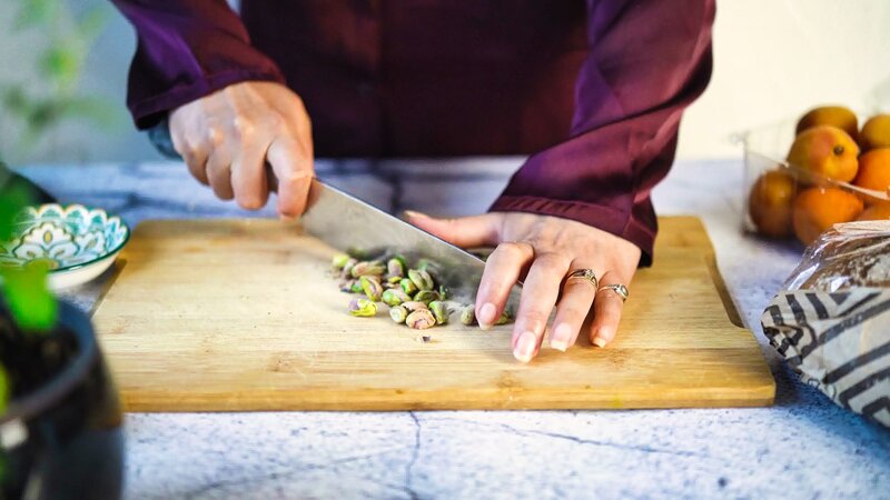 Image of the recipe cooking step-1-1 for Grilled Apricot Toast with Whipped Cottage Cheese