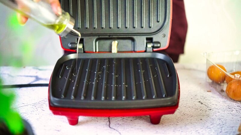 Image of the recipe cooking step-3-1 for Grilled Apricot Toast with Whipped Cottage Cheese