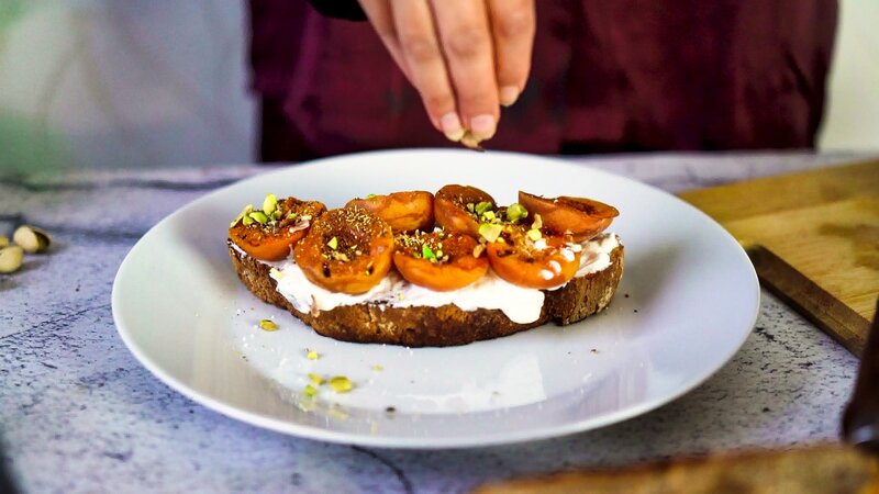 Image of the recipe cooking step-5-3 for Grilled Apricot Toast with Whipped Cottage Cheese
