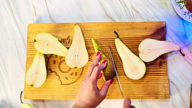 Image of the recipe cooking step-1-2 for Baked Pears with Goat Cheese
