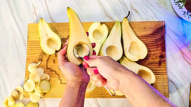 Image of the recipe cooking step-1-3 for Baked Pears with Goat Cheese