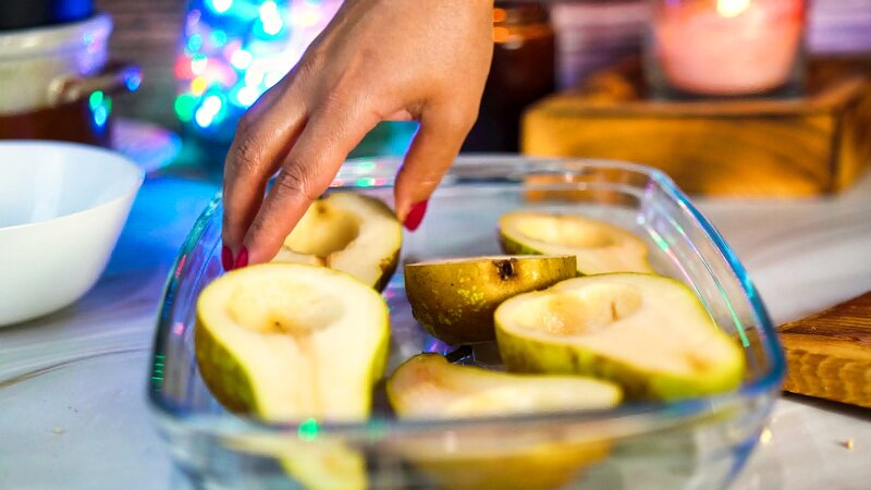 Image of the recipe cooking step-1-7 for Baked Pears with Goat Cheese