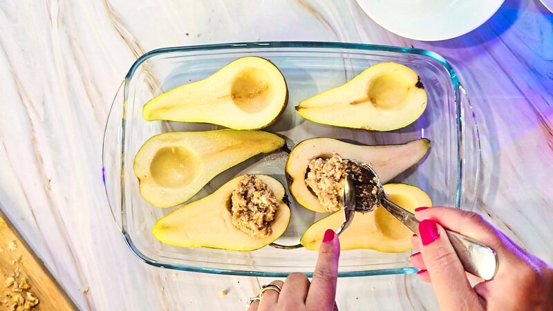 Image of the recipe cooking step-1-8 for Baked Pears with Goat Cheese