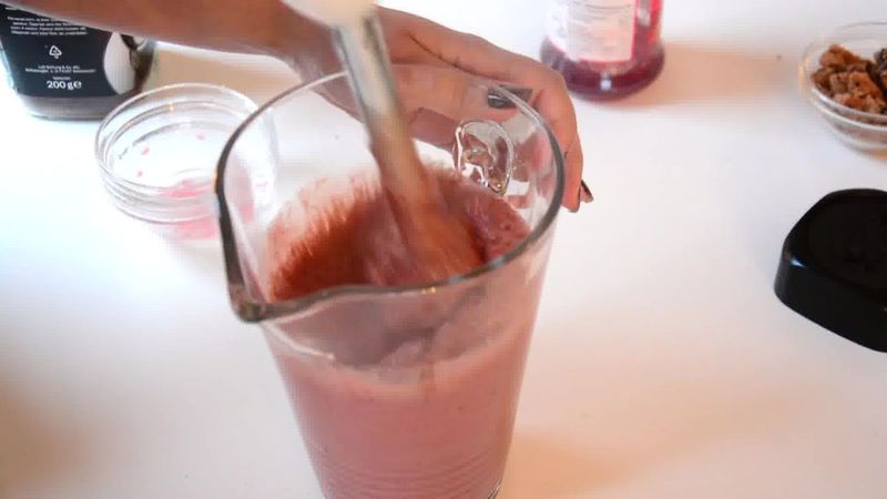 Image of the recipe cooking step-1-2 for Banana Berry Choco Coffee Smoothie