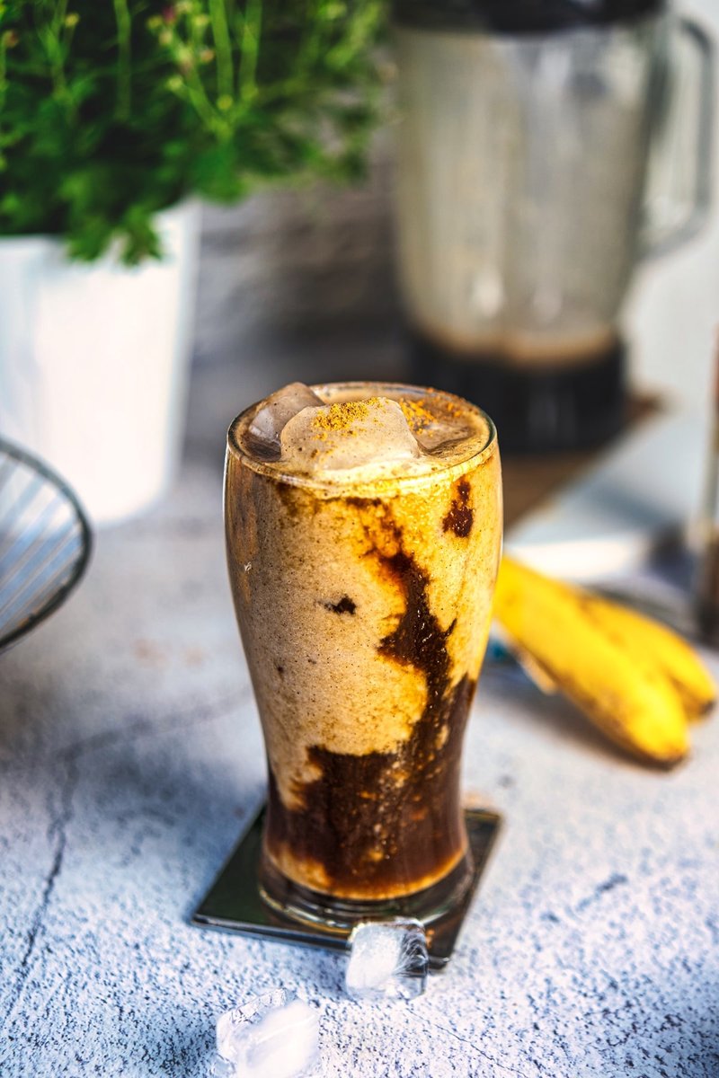 Creamy banana iced latte with espresso, cinnamon, and ice