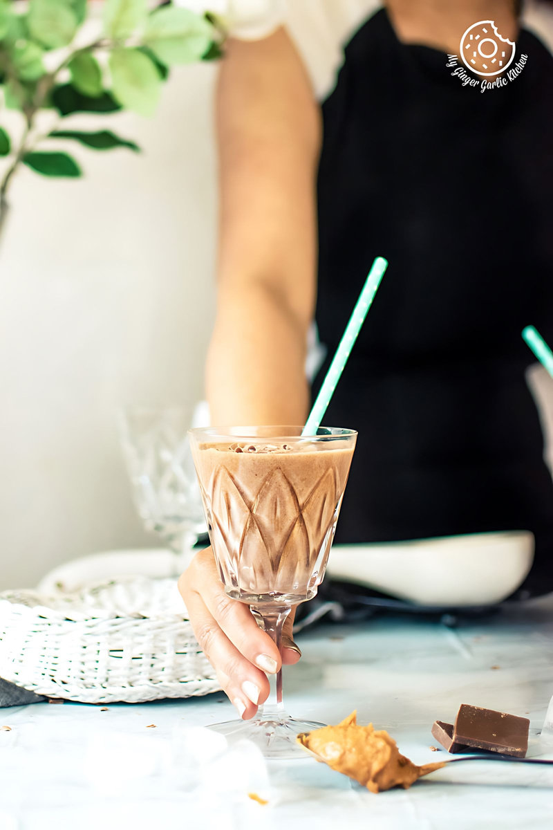 easy chocolate peanut butter banana smoothie