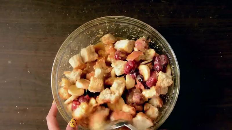 Image of the recipe cooking step-1-6 for Banana Strawberry Bread Pudding (Video)