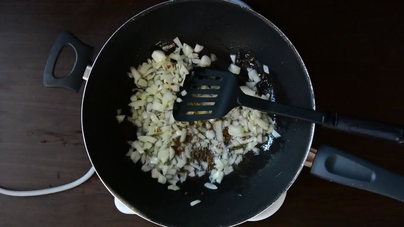 Image of the recipe cooking step-1-4 for Lobia Briyani - Black Eyed Bean Carrot Biryani