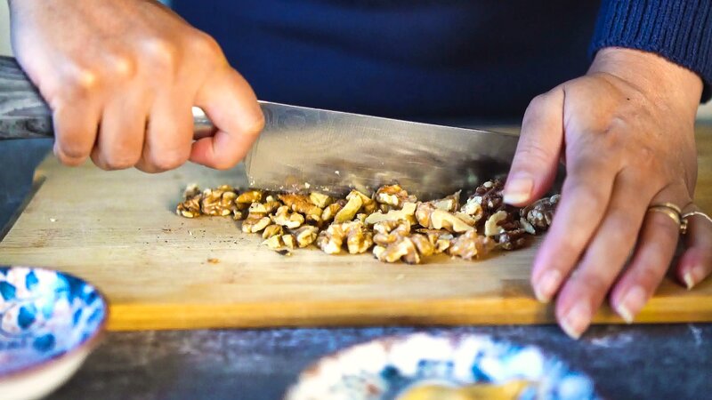 Image of the recipe cooking step-1-1 for Blueberry Avocado Salad