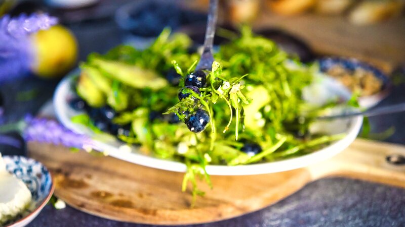 Image of the recipe cooking step-1-11 for Blueberry Avocado Salad