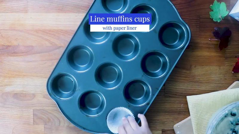 Image of the recipe cooking step-3-1 for Quick and Easy Blueberry Muffins Recipe