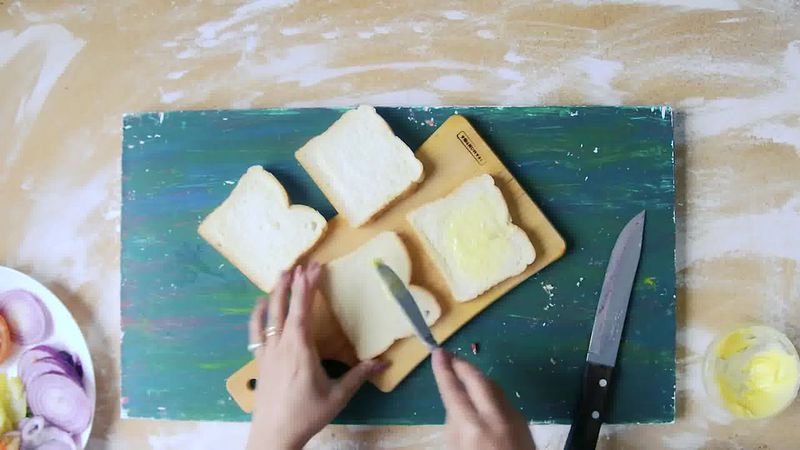 Image of the recipe cooking step-3-1 for Bombay Masala Toast - How to Make Masala Toast 