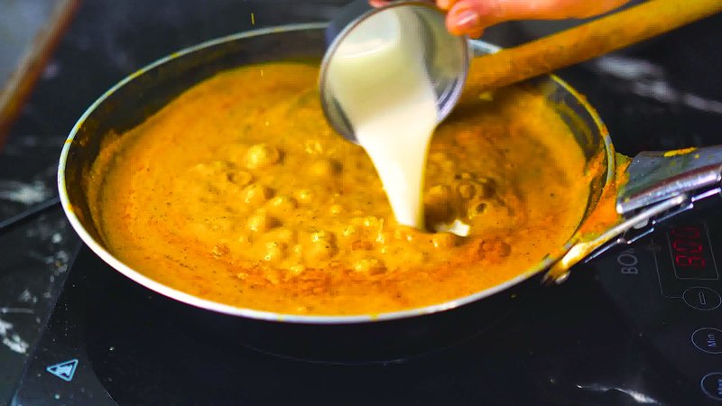 Image of the recipe cooking step-4-7 for Butter Chicken