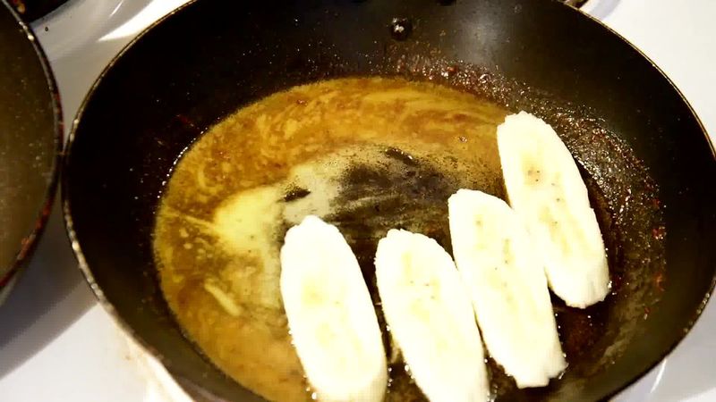 Image of the recipe cooking step-1-4 for Caramelized Banana with Nuts and Mango Yogurt