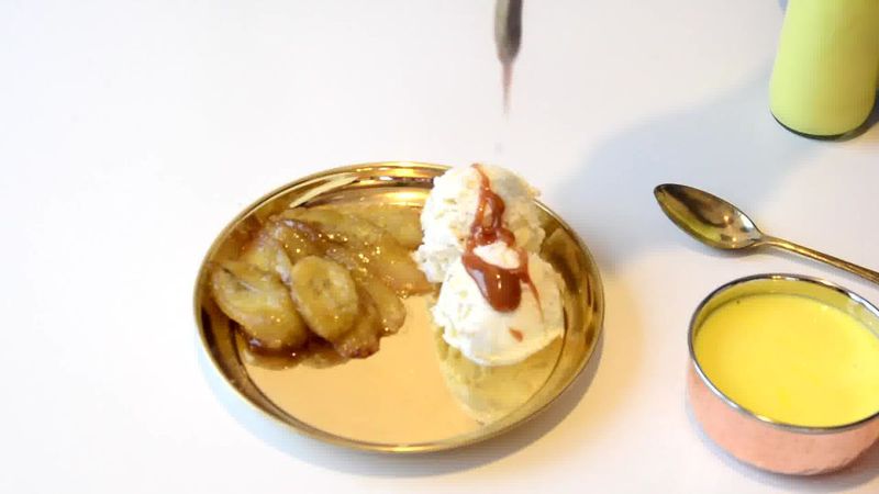 Image of the recipe cooking step-3-3 for Caramelized Banana with Nuts and Mango Yogurt
