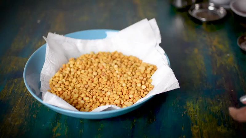 Image of the recipe cooking step-2-4 for Chana Dal Namkeen - Crunchy Split Bengal Gram Snack