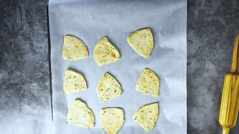 Image of the recipe cooking step-6-2 for Cheese Garlic Masala Mathri (Fried, Air Fryer, Baked Recipe)