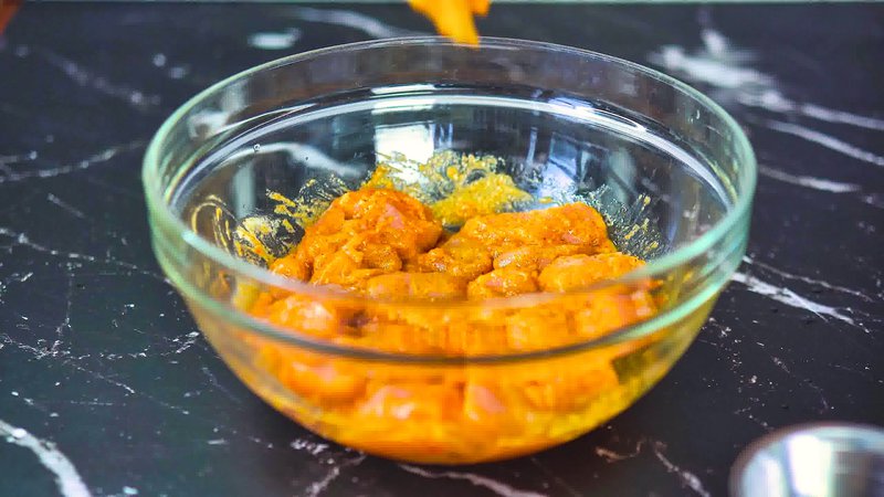 Image of the recipe cooking step-1-2 for Chicken Tikka