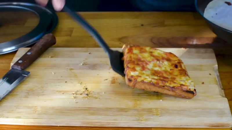Image of the recipe cooking step-3-3 for Chilli Cheese Toast