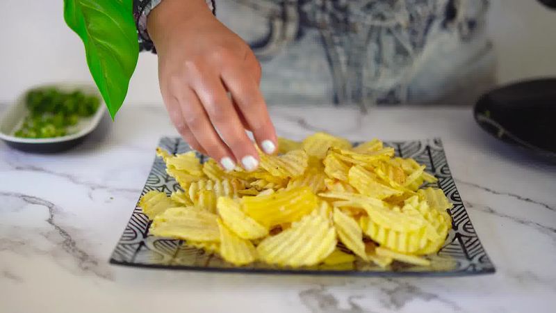 Image of the recipe cooking step-1-1 for Chips Chaat