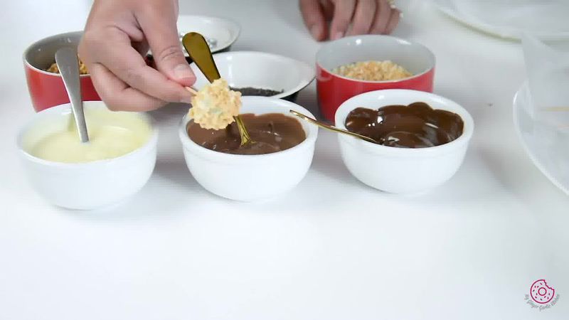 Image of the recipe cooking step-3-2 for Easy Chocolate Covered Grapes