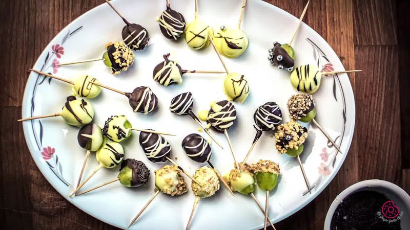 Image of the recipe cooking step-3-5 for Easy Chocolate Covered Grapes
