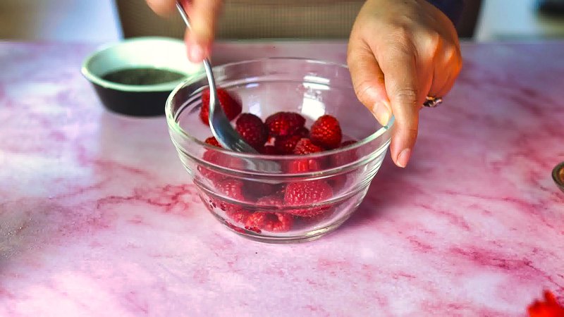 Image of the recipe cooking step-1-1 for Chocolate Covered Raspberry Bites