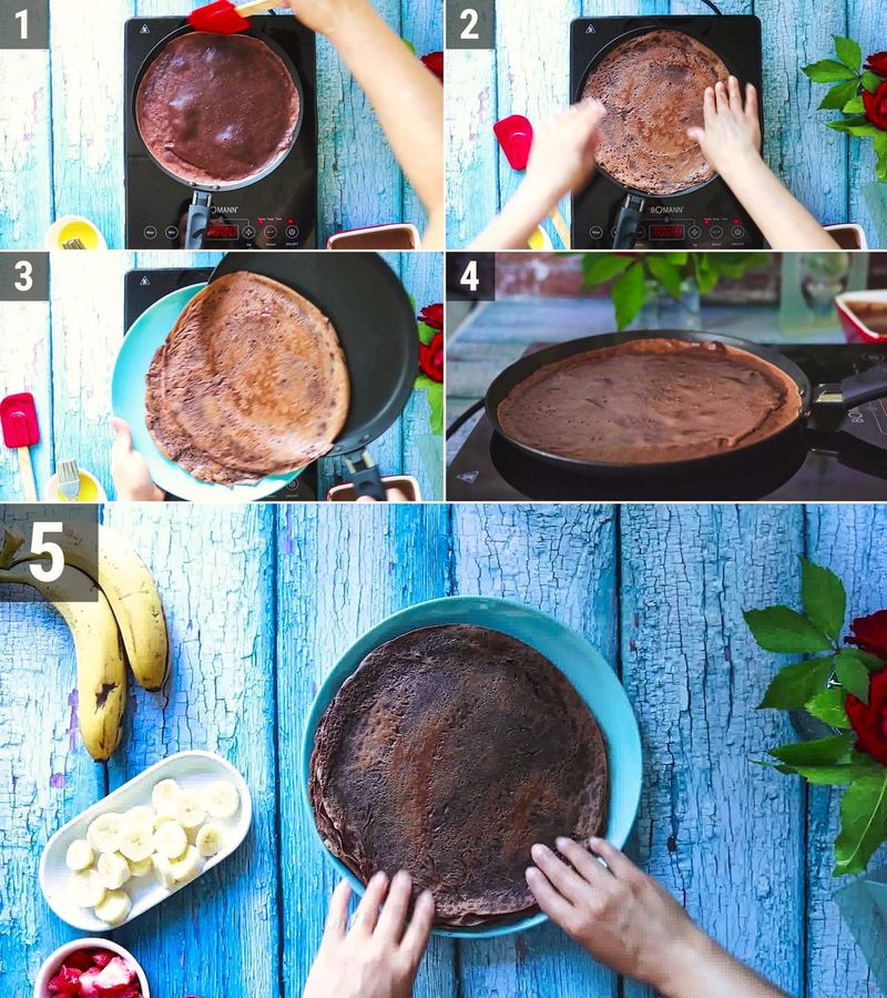 Image of the recipe cooking step-1-4 for Chocolate Crepes